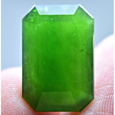 Nephrite 12,30 carats