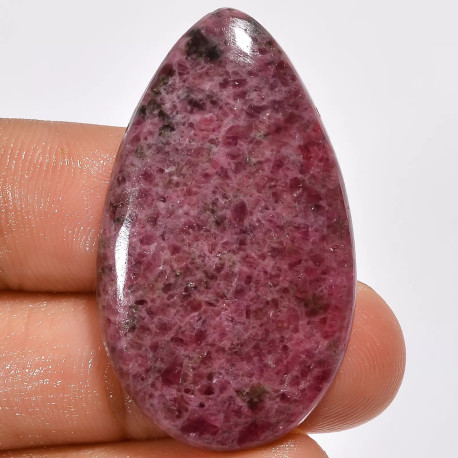 Rhodonite 48,50 carats